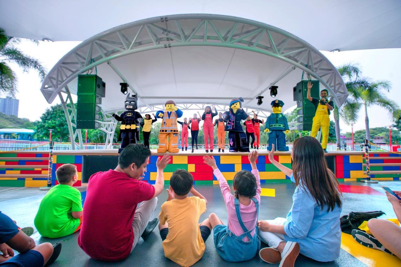 Legoland Malaysia Hotel Нусаджая Екстериор снимка LEGO Show