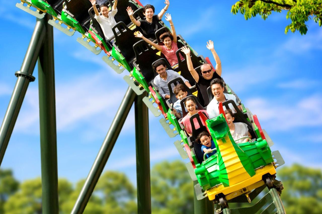 Legoland Malaysia Hotel Нусаджая Екстериор снимка The Dragon roller coaster
